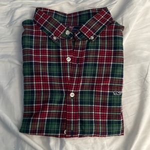 Large slim fit vineyard vines shirt